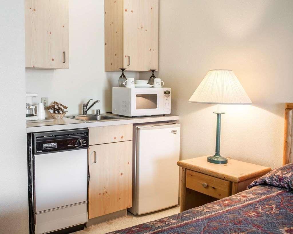 Rodeway Inn & Suites Σποκάν Δωμάτιο φωτογραφία