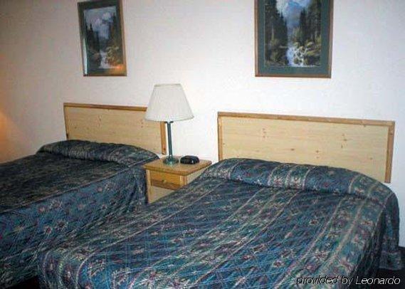 Rodeway Inn & Suites Σποκάν Δωμάτιο φωτογραφία